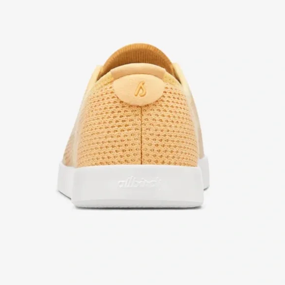 ALLBIRDS LIMITED EDITION: Lux Beige (Blizzard Sole) Tree Skippers - Picture 7 of 13